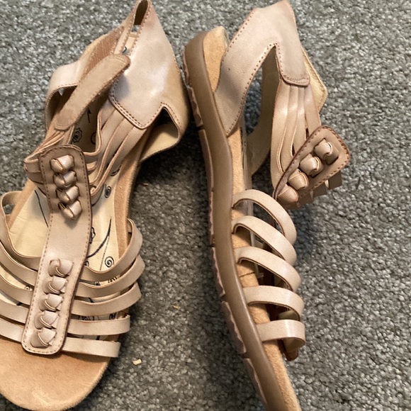 Bare traps - Picture 3 of 8